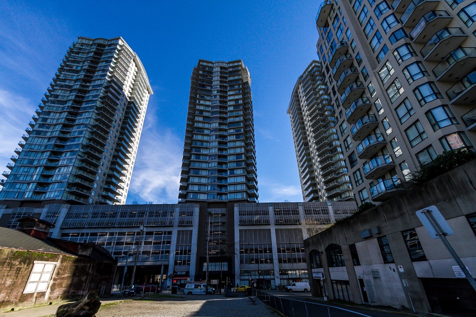 Azure Ii New Westminster, BC 892 Carnarvon St liv.rent